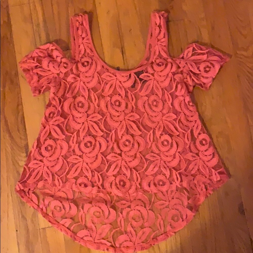 Cute blouse, size medium